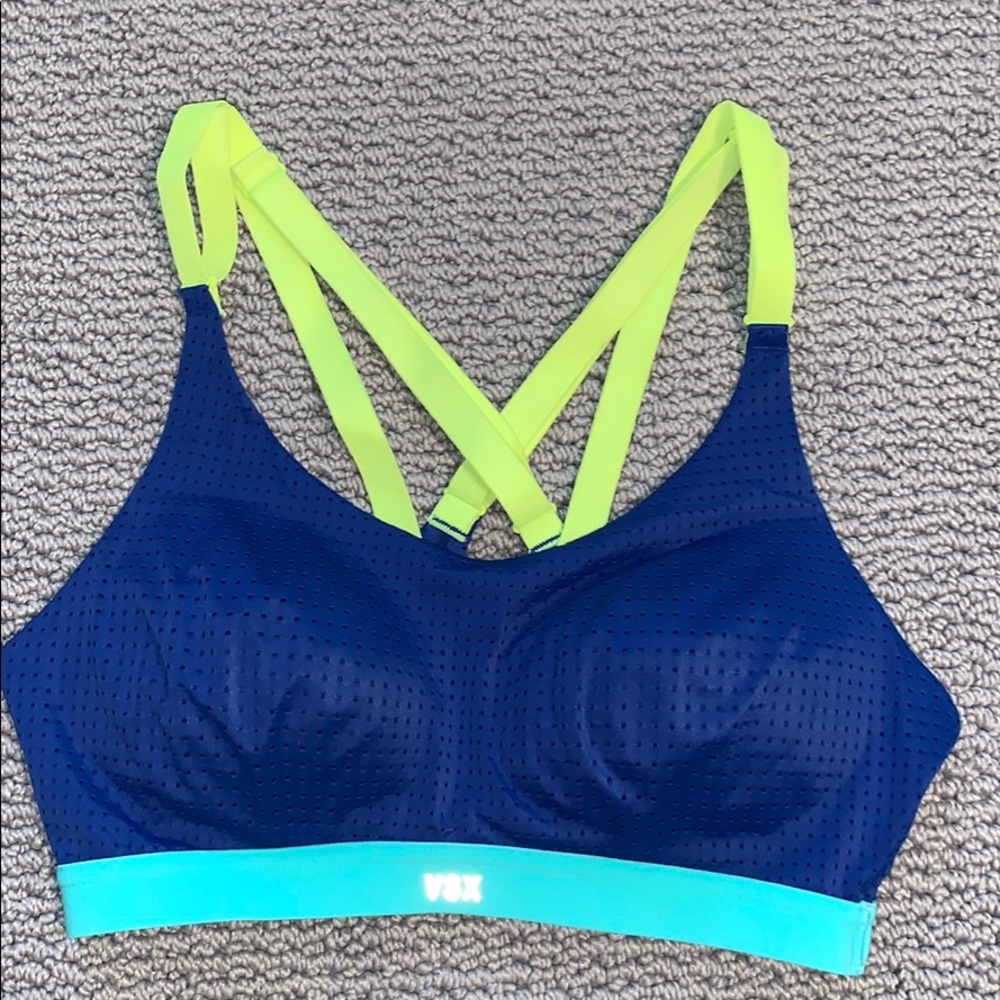 Victoria’s Secret VSX Sport Bra 32C